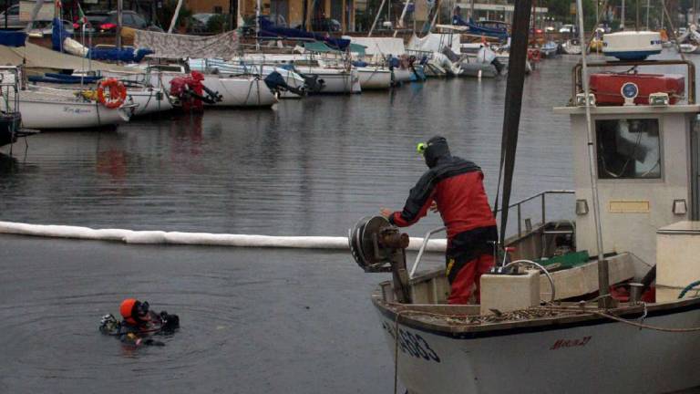 Milano marittima: si butta nel canale dopo una lite, salvata
