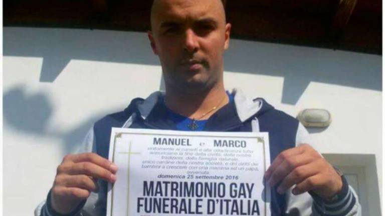 Manifesti funebri per unione gay a Cesena: condannato
