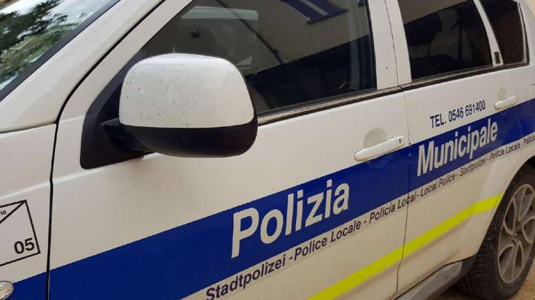 Faenza, vanno via senza pagare l'albergo. Denunciate cinque persone