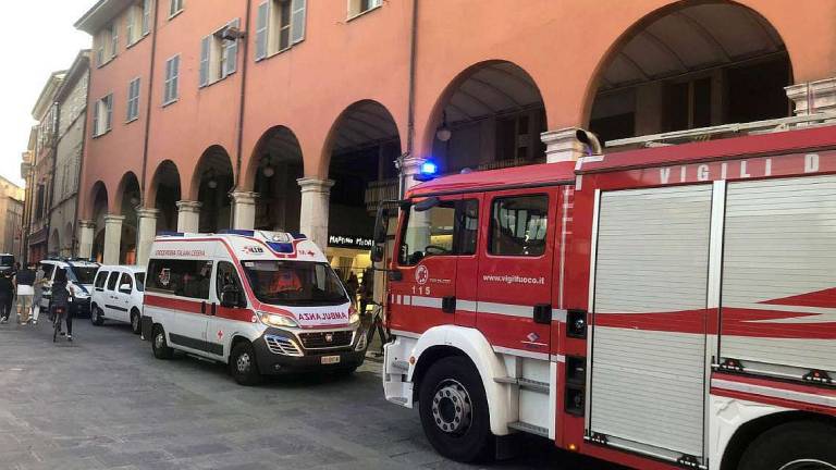 Trovato morto in casa in centro a Cesena