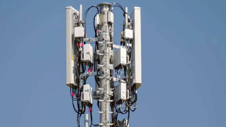 Misano, contesta l'antenna telefonica: condannato. Il sindaco: Monito a chi usa Facebook pensando di dire quello che vuole