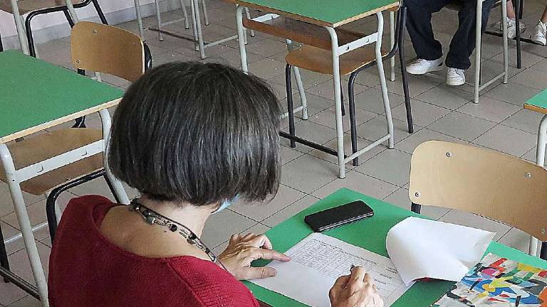 Dipendenti senza green pass a Bellaria e Ravenna: a scuola arrivano i carabinieri