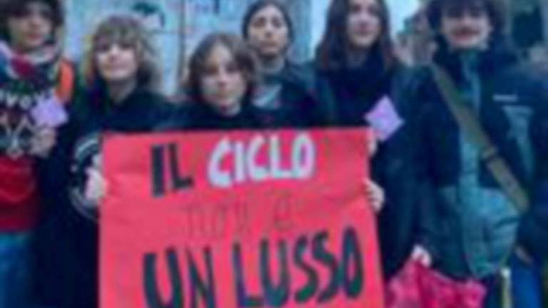 Congedo mestruale, la protesta si allarga a Roma