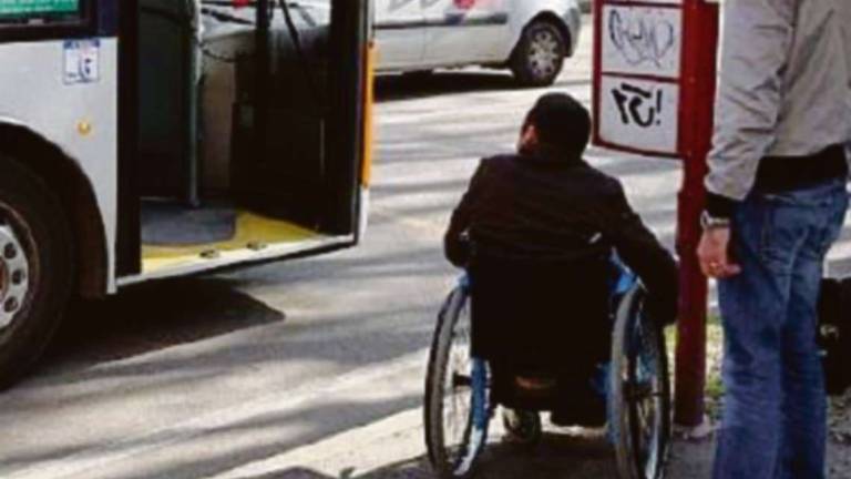 Ravenna, quanti problemi sul bus per chi si muove in carrozzina