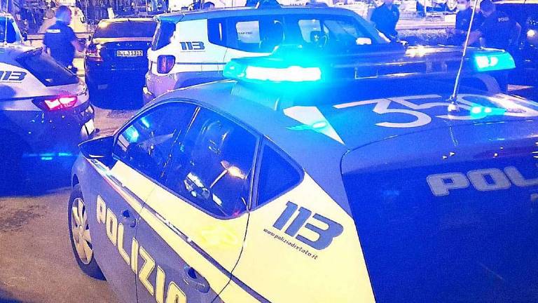 Solarolo, vuole buttarsi dal cavalcavia dell'autostrada: la Polizia di Forlì sventa il suicidio