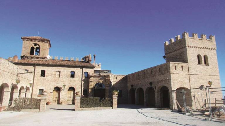 Montenovo, dopo i lavori al castello, il ristorante riapre dopo 3 anni