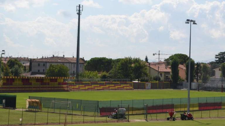 San Mauro, l'impianto di irrigazione non è finito: stadio inagibile