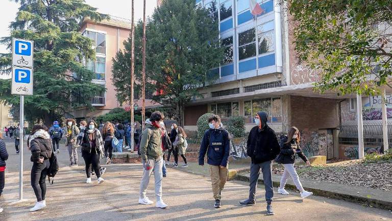 Imola, gli studenti ripartono: «Ma ora non richiudeteci in casa»