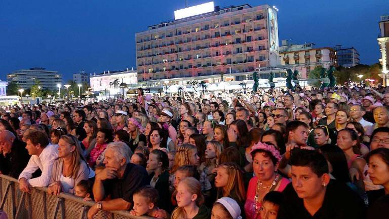 Notte Rosa, Riccione pronta a chiudere se lo chiedono gli operatori