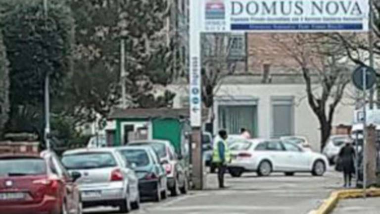 Lite nel parcheggio e donna aggredita: 26enne di Cesena nei guai