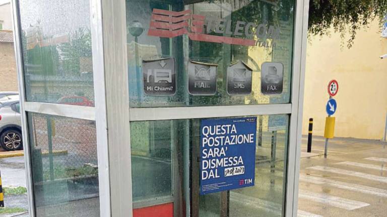 Ravenna, addio alle cabine telefoniche: parte oggi la rimozione