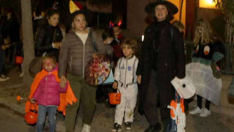 Ravenna, grande folla a Borgo Montone per Halloween