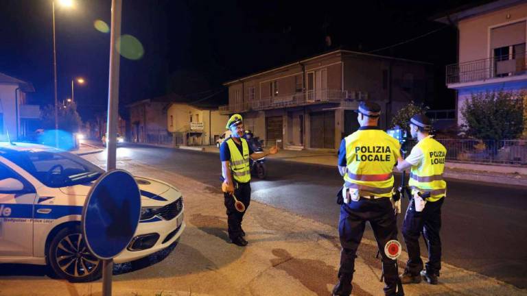 Ubriache cappottano in auto a Ravenna, poi accusano tunisino fantasma