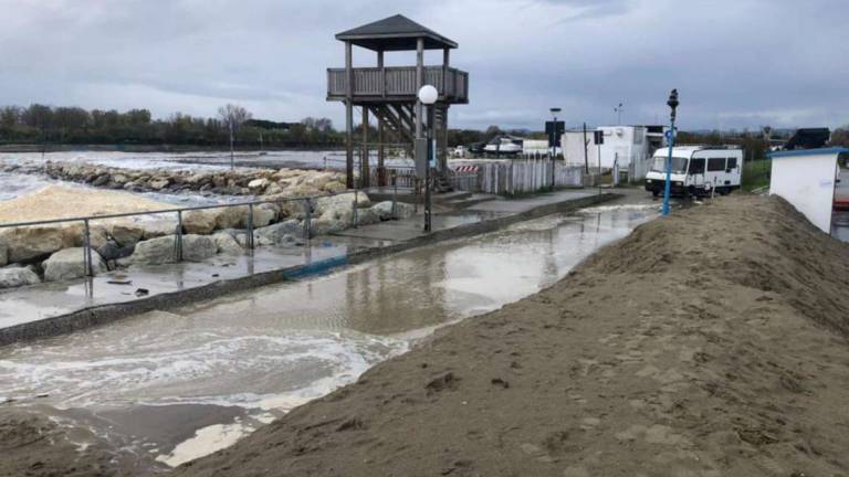 Gatteo Mare, chiusi parcheggio e stradello alla foce del Rubicone