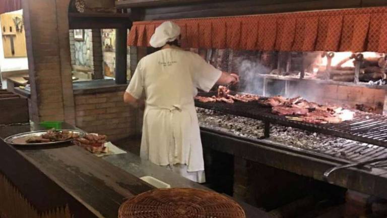 Rimini. Tra bollette e contagi, i ristoranti aprono nel weekend