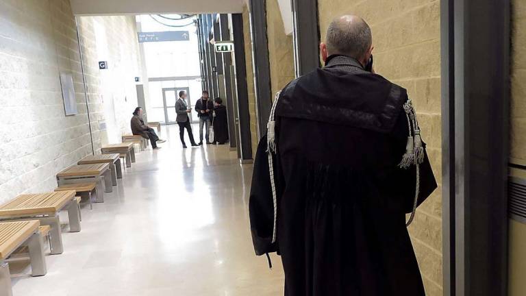 Rimini, ragazzo autistico e sua madre perseguitati dai vicini
