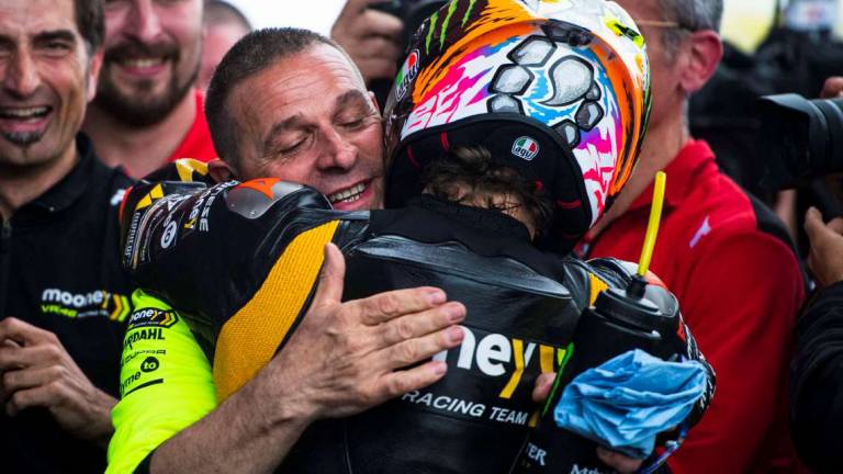 MotoGp, Vito Bezzecchi: «Ho pianto anche in Argentina. Alle vittorie di Marco non mi sono ancora abituato»