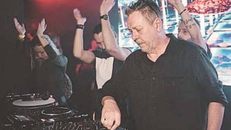 Rimini, il dj Montanari e le disco chiuse: Siamo depressi dal Covid, ormai vado a letto alle 22