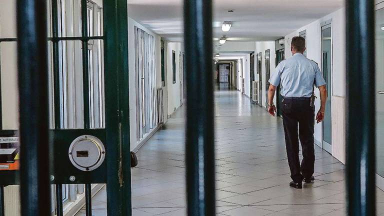 Rimini. Visita in carcere, tra scarafaggi e fornelli accanto al gabinetto. Innocenti: Trattamenti inumani