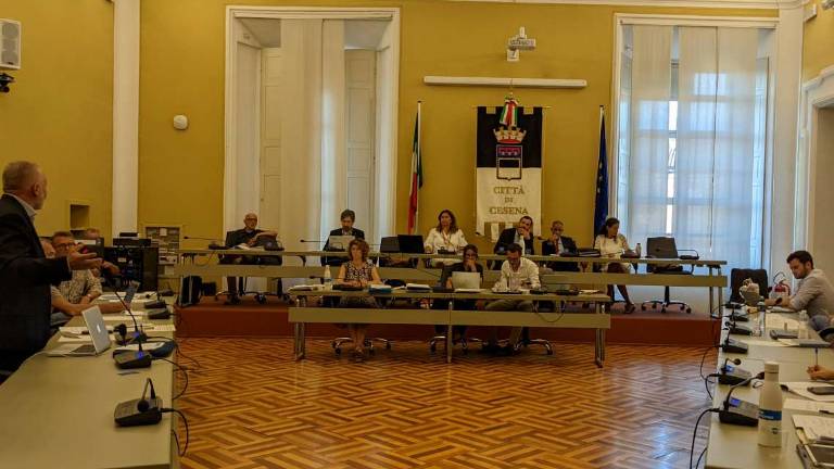 Cesena, i rincari energetici dissanguano le casse del Comune