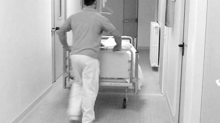 Ospedale Ravenna: deruba paziente incosciente, arrestato barelliere