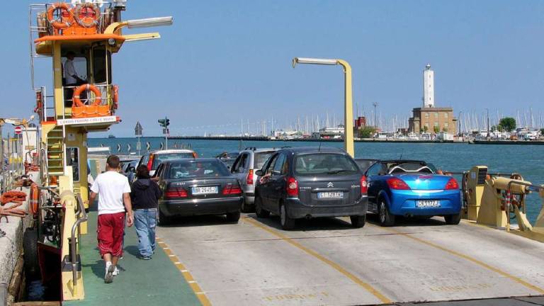 Traghetto Marina - Porto Corsini ridotte le tariffe per i residenti