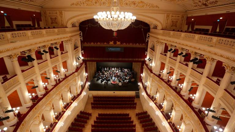 Rimini, Teatro Galli: restyling per il foyer