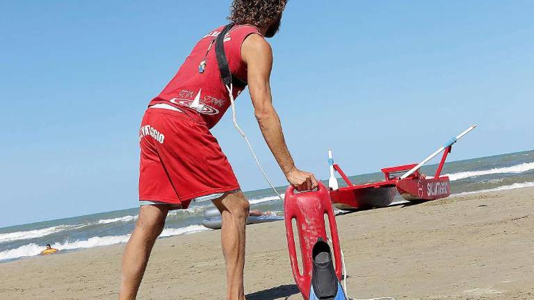 Rimini. Bimba di un anno salvata dall’annegamento in mare