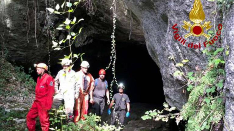 Escursionista riminese colpito da un masso muore in una grotta