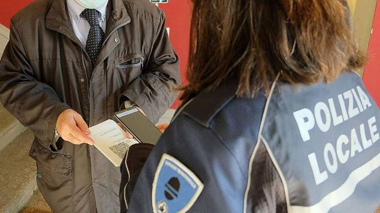 Cervia, i no green pass del Comune si pentono e tornano al lavoro