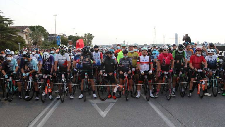 Ciclismo, si corre a maggio e si parte alle 6: è la vera Nove Colli