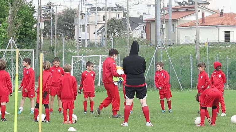 I dolori dello sport giovanile: Non posso venire a giocare, i miei genitori non mi fanno vaccinare