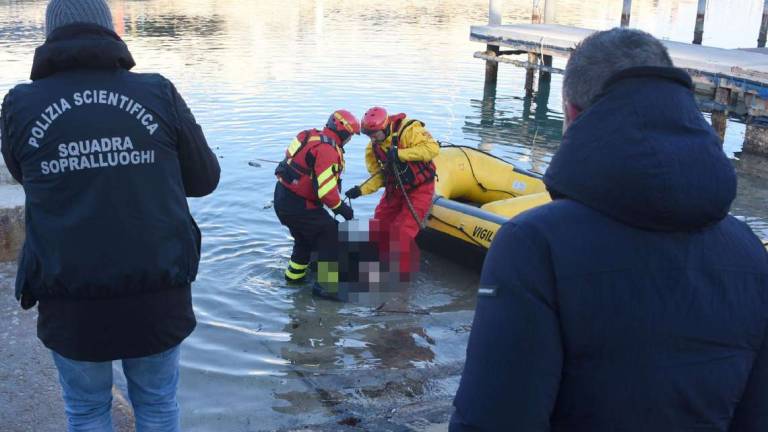 Rimini, morto annegato al porto: il giallo del 63enne cesenate