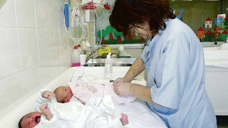 Cesena, il Comune dona baby-kit a tutti i neonati dopo inizio 2022