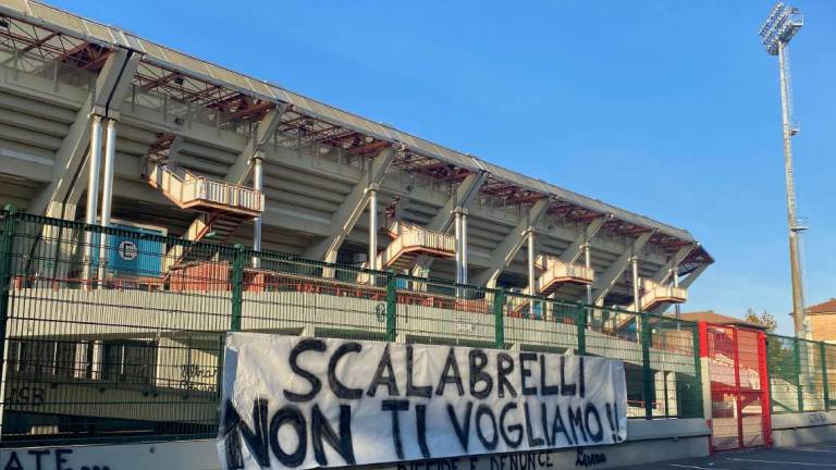 Calcio C, Cesena, Scalabrelli e la curva: l'arte di complicarsi la vita