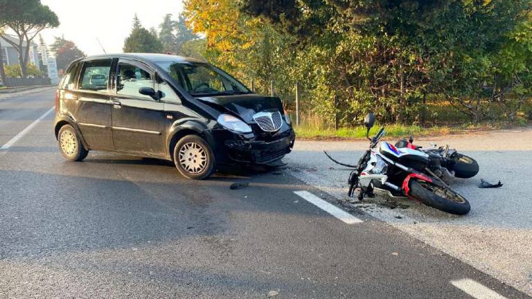 Incidente a Budrio di Longiano, motociclista ferito