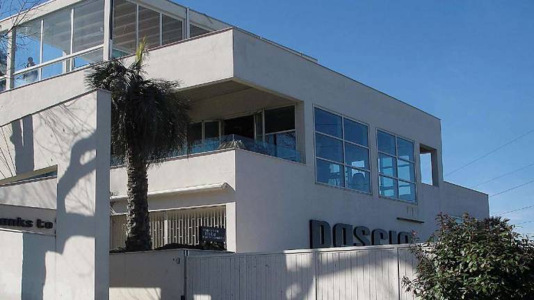 A Riccione discoteche in caduta, meglio puntare sulla spiaggia: il mondo della notte si interroga sul futuro
