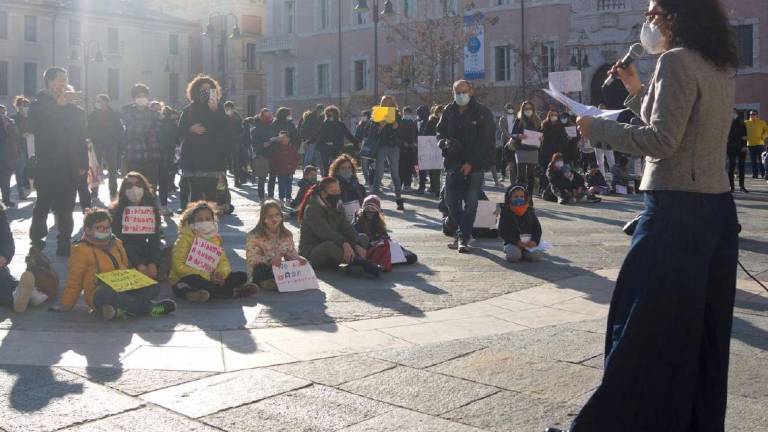 Ravenna, in 300 in piazza contro la dad