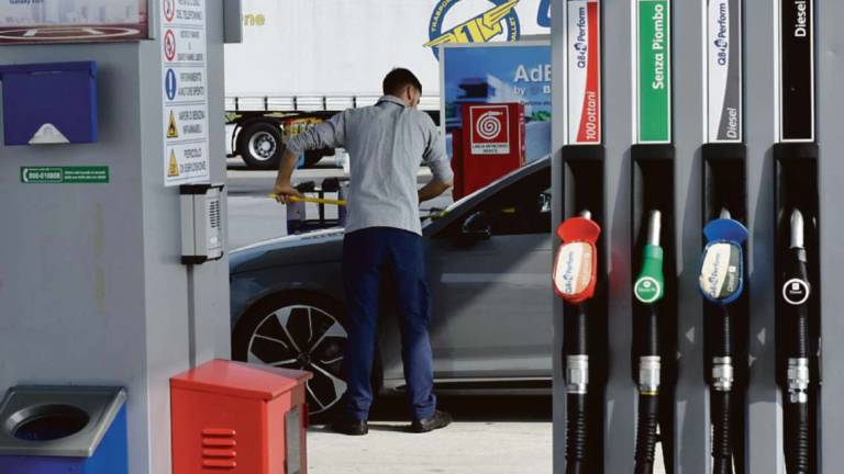 Carburante: perché l’altalena dei prezzi tra i distributori?
