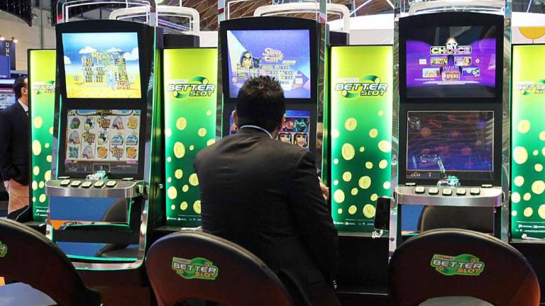 Ravenna, slot machine difettose: evasione milionaria