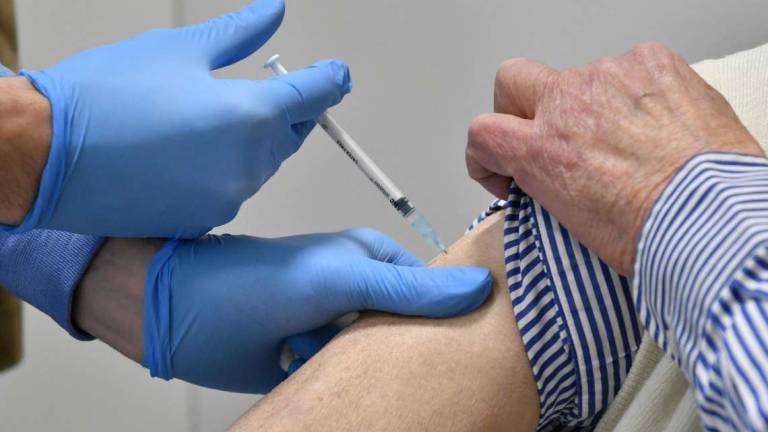 Ravenna, finti vaccini: medico e 249 pazienti verso il processo
