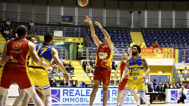 Basket A2 play-off, l'OraSì a caccia della semifinale
