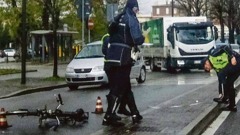 Rimini, incidente: travolto in bici dirigente comunale