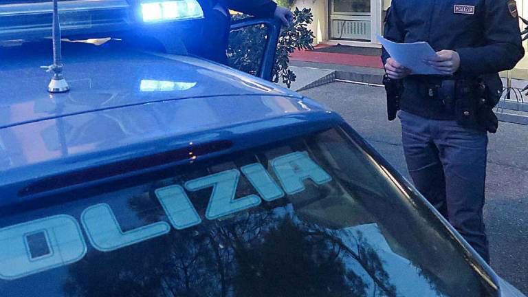 Rimini, il coltello per rapinare 20 euro: arrestato