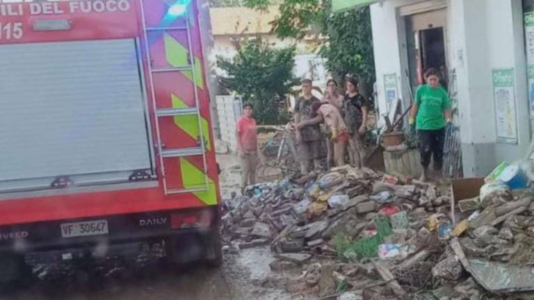 Alluvione nelle Marche, il racconto dei Vigili del fuoco di Forlì: Mai vista una cosa del genere