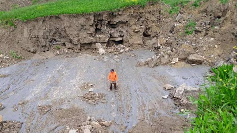 Imola, voragine a Fontanelice: Il nostro campo ora è un canyon