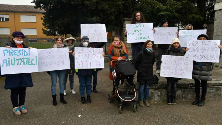 Forlì, protesta dei genitori contro la Dad