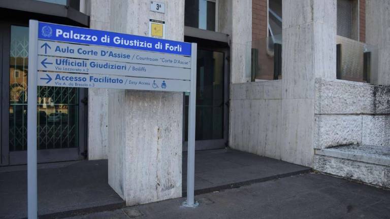 Forlì, moglie accoltellata: interrogato l'uomo