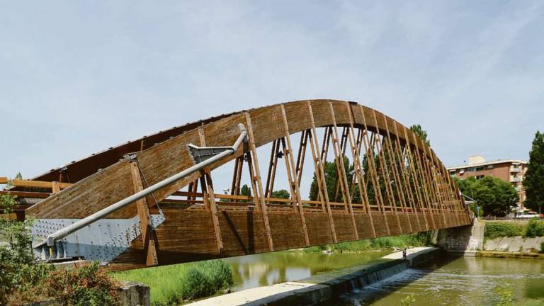 Rimini: Ponte di legno scannerizzato, così San Giuliano non sta al buio