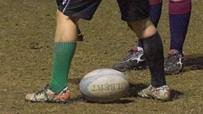 Ravenna, si fa male a rugby e cita il Comune: Colpa di una buca
